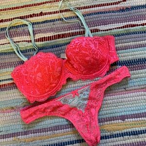 VS PINK Lightly Lined Demi Bra Set